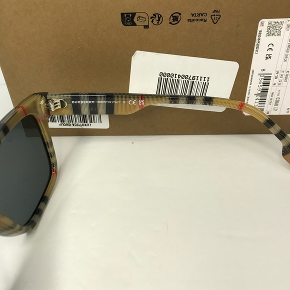 BURBERRY BE4293 380687 square sunglass black on vintage check framegrey lenses. - Picture 11 of 17